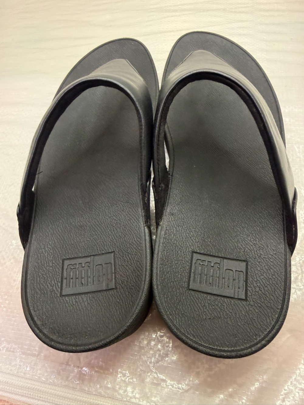 FitFlop Black Leather Thong Sandals - Picture 3 of 11